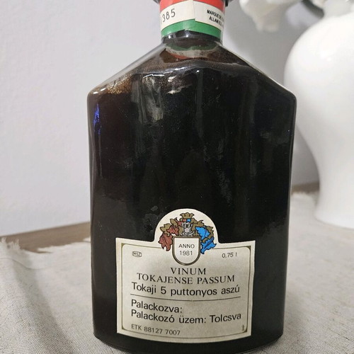 Tokaji rare wine 44 years old from Hungary, new