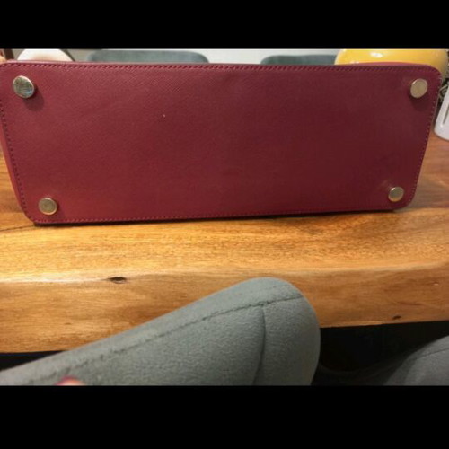 Michael Kors leather shoulder bag cherry color like new