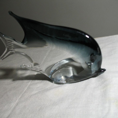 Glass decorative fish used with small tail chip