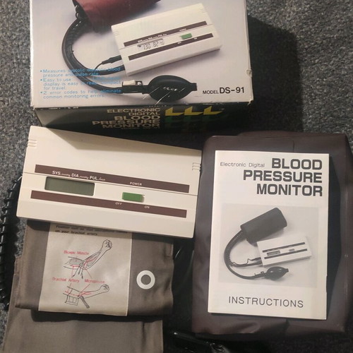 Nissei blood pressure monitor used, semi-automatic 1998