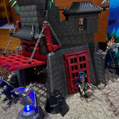 Playmobil Dragons 5480 like new, rare with box
