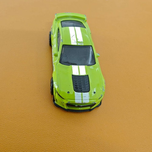 Hot Wheels '20 Ford Shelby GT500 used, colorful race car