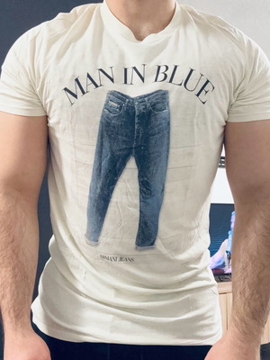 Μπλουζάκι Armani Jeans λευκό XXL μεταχειρισμένο με μικρά σημαδάκια και τρυπούλες