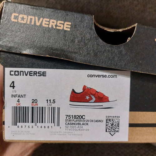 Converse star player baby shoes like new, red