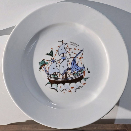 Bravo porcelain decorative plate with ship design like new