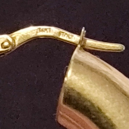 14K Gold Hoop Earrings like new, Italian puffed design