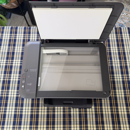 HP DeskJet 1050 All-in-One printer scanner copier like new