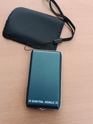 Pocket precision scale with free battery