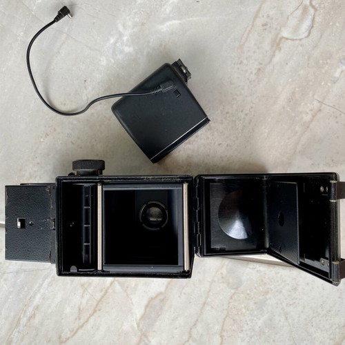 Lubitel 2 TLR Medium Format Camera with Kako Flash like new