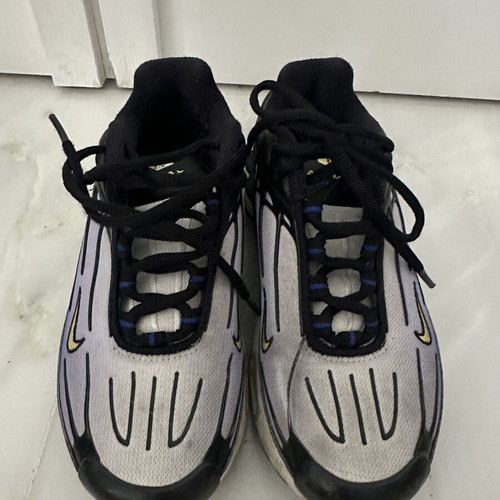 Nike Air Tuned Kids Athletic Shoes used size 35.5 black blue