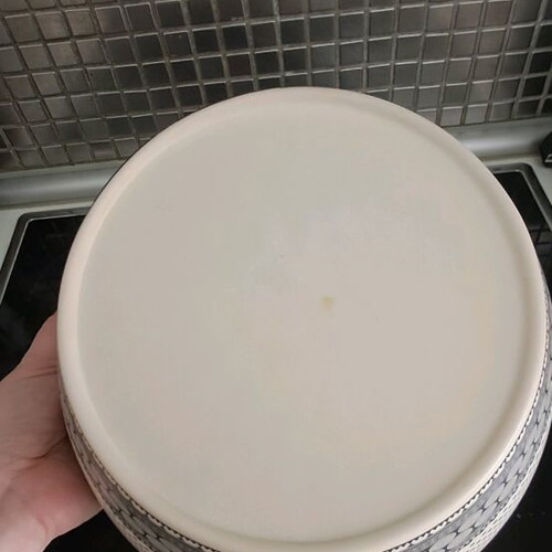 Set of 3 used kitchen salad bowls made of durable plastic