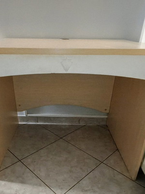 Desk Sonoma color with white drawer like new