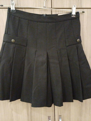 Zini black skort like new, size S