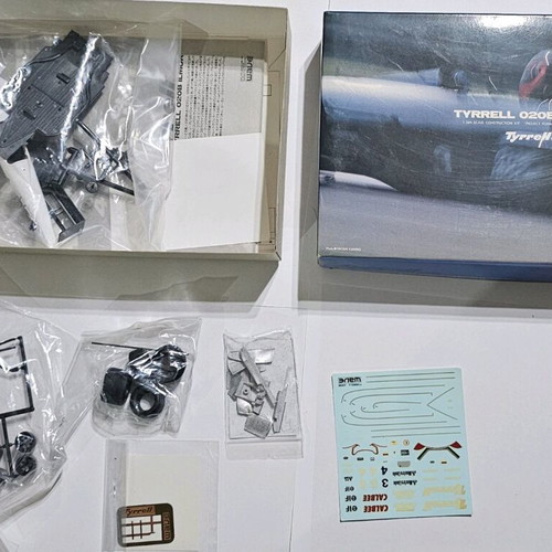 Tyrrell 020B Ilmor 1:24 model kit like new, vintage 1992