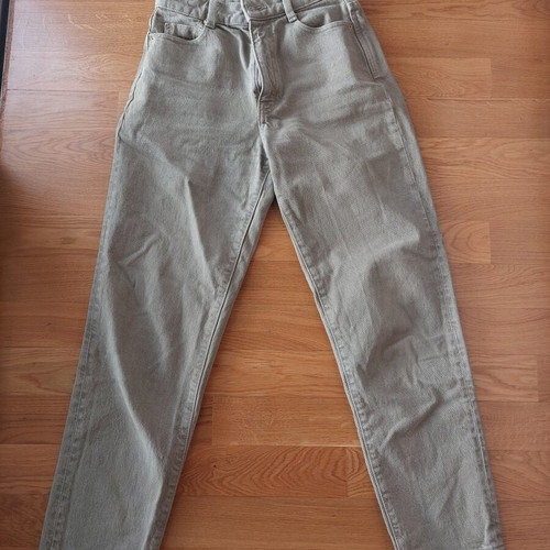 Zara mom fit jeans size 34 like new, khaki color