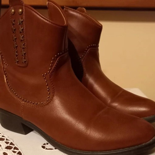 Women's brown ankle boots size 37 like new with fleece lining