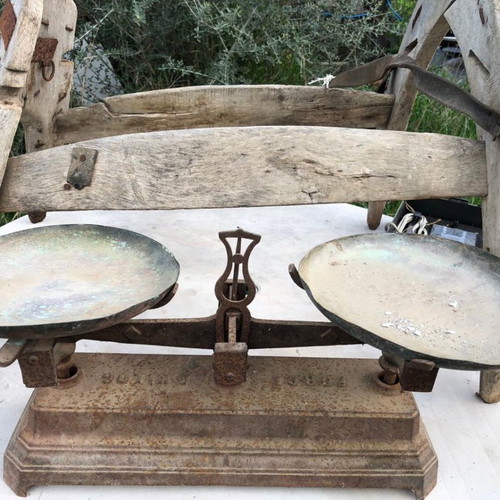 Vintage 5-Kilogram Scale