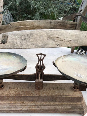 Vintage 5-Kilogram Scale