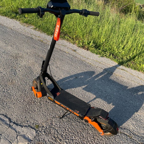 Kukirin G3 electric scooter lightly used