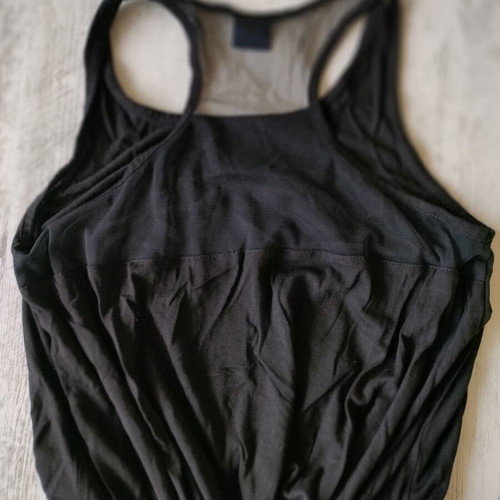 Women's sports tank top like new with mesh back, size L