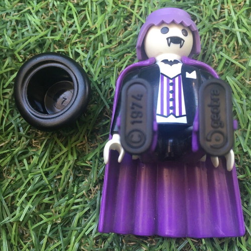 Playmobil Dracula 4506 vintage like new missing cane