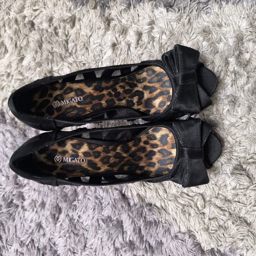 Migato black pumps size 39