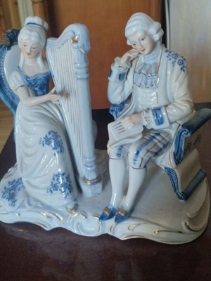 Porcelain figurine musical couple with harp like new, vintage style