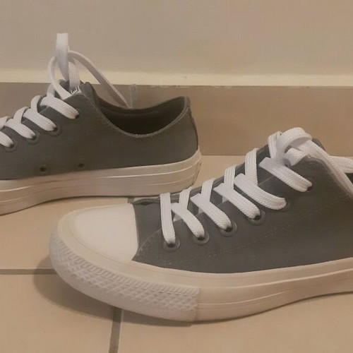 All Star Chuck Taylor athletic shoes like new, size 37.5, white and gray