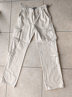 Stradivarius Cargo Pants like new, beige, size S