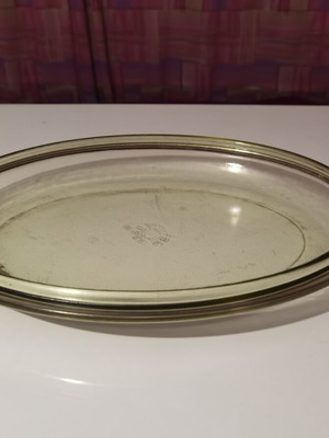 Elliptical lid for Pyrex dish used
