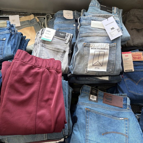 Jeans wholesale pack of 147 new with tags, mixed brands