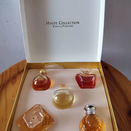 Perfume miniatures new, collectible set with 5 authentic fragrances