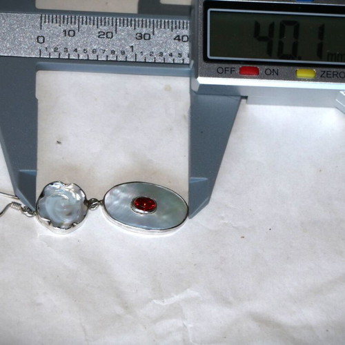 Earrings with genuine garnet stone and carved shell in 925 silver new