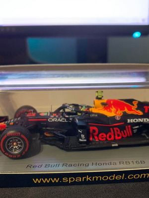 Miniature model RB16B Sergio Perez 2021 Azerbaijan GP καινούργιο