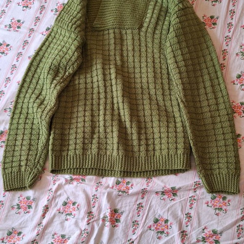 Green pullover with checkered pattern and unique neckline like new