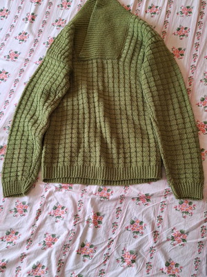 Green pullover with checkered pattern and unique neckline like new