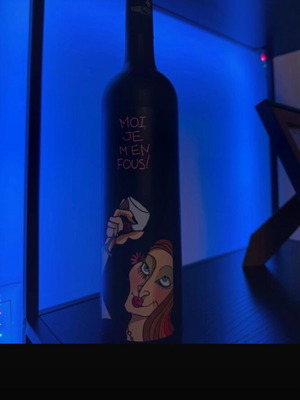 Moi Je Men Fous dry wine sealed new