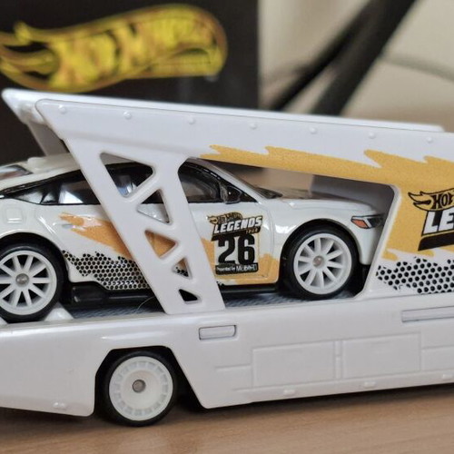 Hot Wheels 2026 Team Transport Legends Tour '24 Honda Civic Type-R new