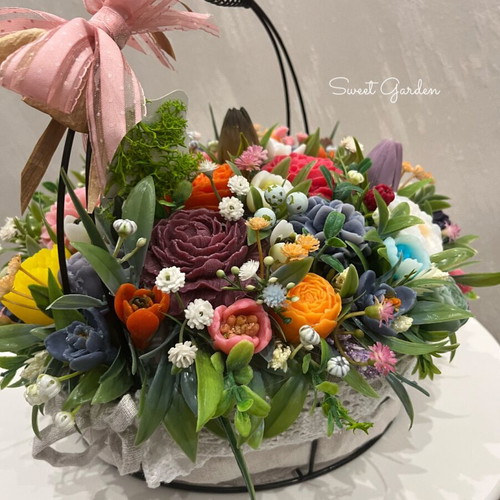 Basket with aromatic soap flowers new