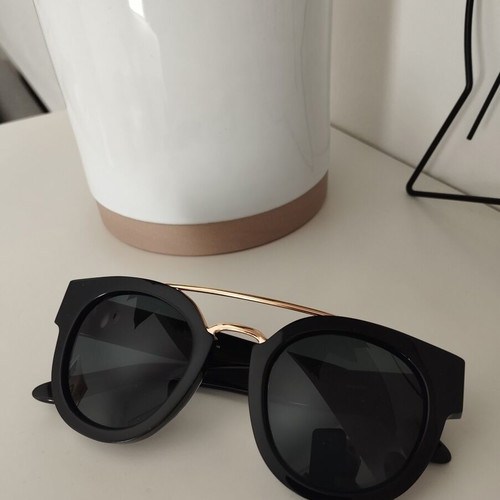 Kaleos Haynes women's sunglasses like new, black