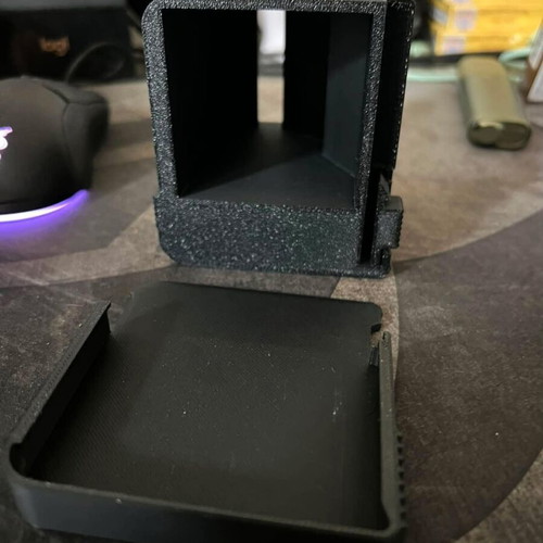 Icos holder with built-in ashtray
