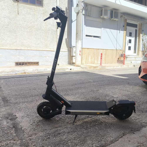Navee S40 electric scooter like new with security chain