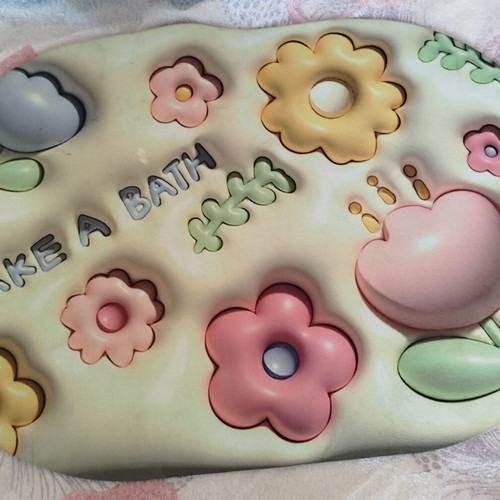 Non-slip bath mat used with flower design 58x38 cm
