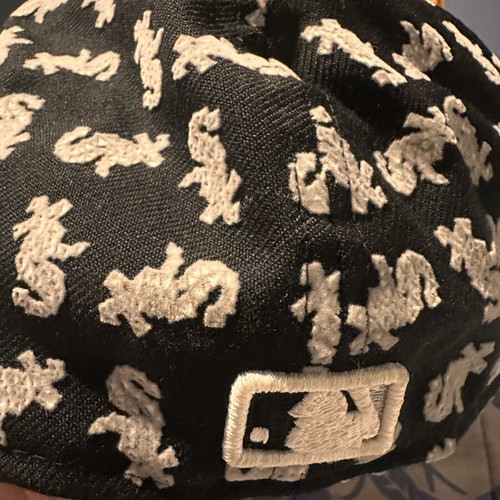 New Era 59FIFTY Chicago White Sox fitted cap like new, black and silver
