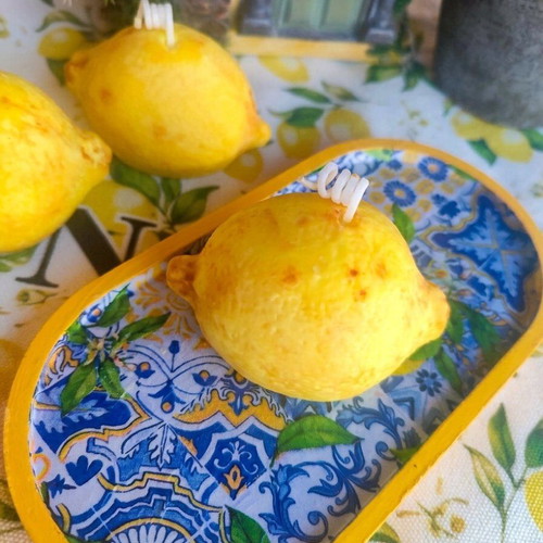 Handmade soy candle lemon-shaped with ginger lemonade scent new