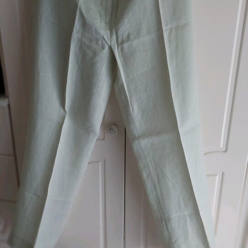 Leonard's women's linen pants like new, size medium, veraman color