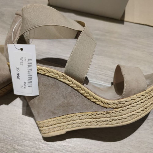 Bozikis platform sandals like new, size 39, beige