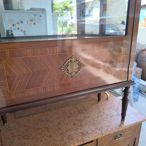 Retro Display Cabinet like new with cupboards and glass shelves