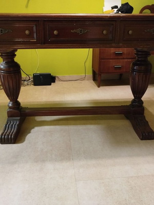 Classic desk with three drawers