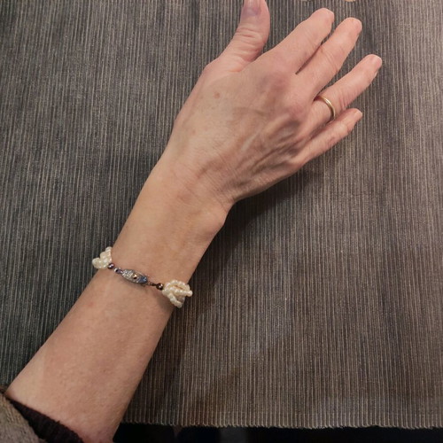 Vintage freshwater pearl bracelet in like new condition, 18cm